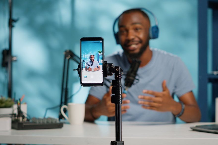 🎥 Short Video Revolution: Why TikTok, Reels, and YouTube Shorts Are Dominating Social Media